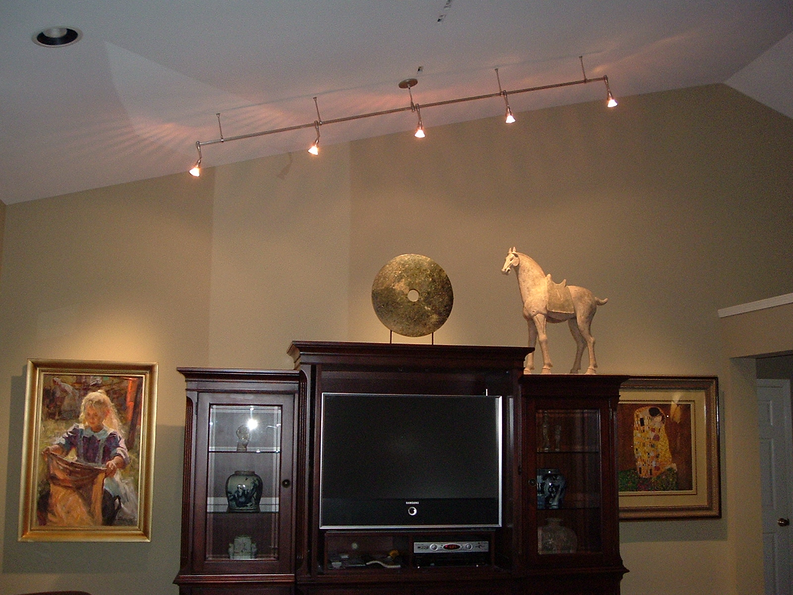 Track Lighting Photo 02